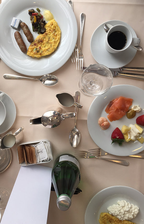 Frühstück im Kempinski St. Moritz, Image by Hey Pretty Beauty Blog