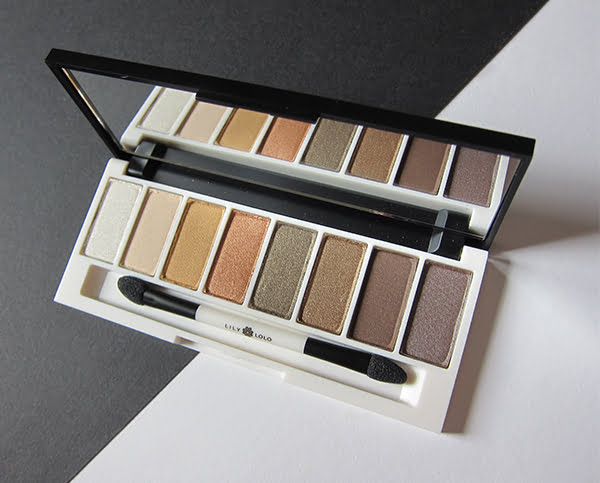 Brand Love: Lily Lolo Mineral Cosmetics 7 Lily Lolo Mineral Makeup Eye Palette in Filthy Rich, Image by Hey Pretty Beauty Blog