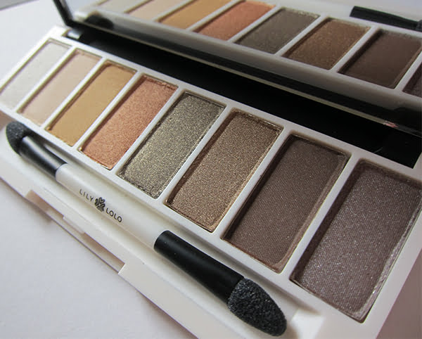 Brand Love: Lily Lolo Mineral Cosmetics 8 Review Lily Lolo Eye Palette in Filthy Rich, Close-Up Image by Hey Pretty Beauty Blog