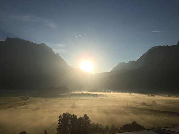 MOHR life resort Spa Review, Aussicht Zimmer auf Zugspitze, Image by Hey Pretty Beauty Blog