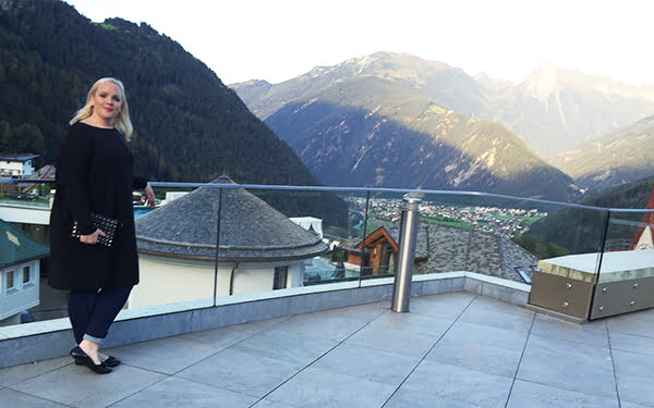 Terrasse STOCK resort, Reisebericht und Image by Hey Pretty Beauty Blog