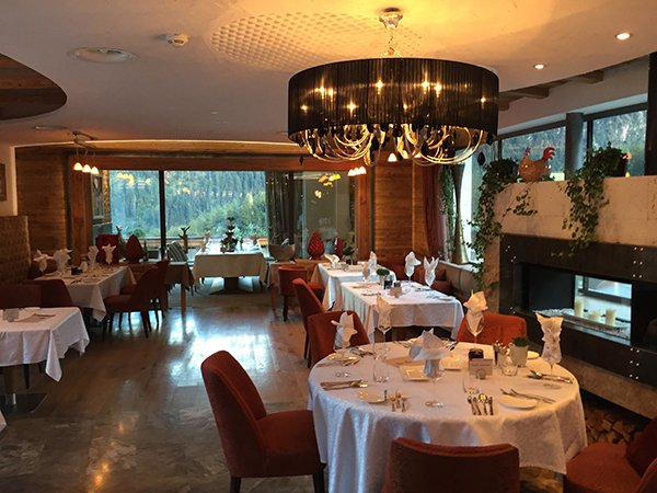 Spa Review STOCK resort, Restaurant Image by Hey Pretty Beauty Blog