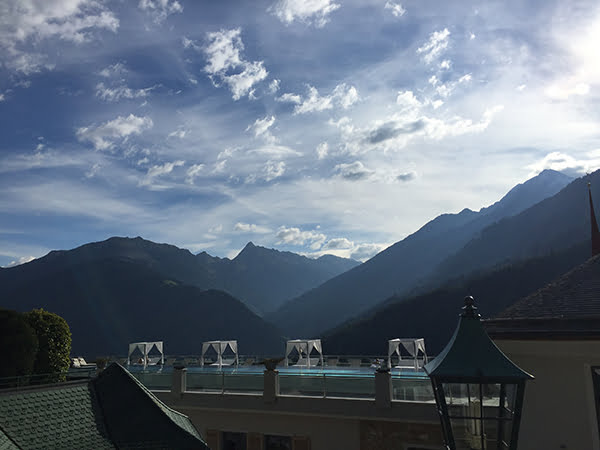STOCK resort Aussenpool, Image by Hey Pretty Beauty Blog