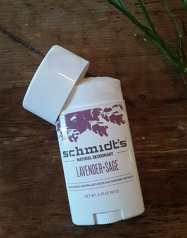 Schmöckt nach Bio: Vier natürliche Deodorants im Härtetest 1 Natürliche Deodorants im Test (Hey Pretty): Schmidt's