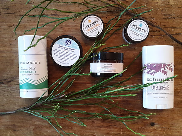 Schmöckt nach Bio: Vier natürliche Deodorants im Härtetest 6 4 Natürliche Deos im Test (Hey Pretty)