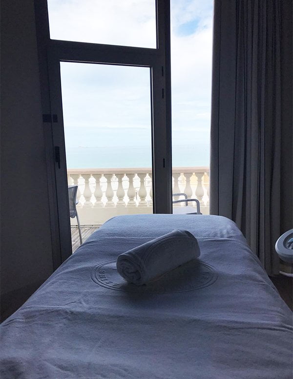 Hey Pretty Travels: Les Thermes Marins de Saint-Malo 25 Treatment-Raum im Spa des Grand Hotel des Thermes Saint-Malo
