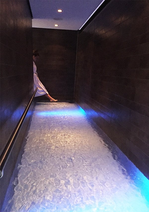 Fleur de Pomme Spa Lipperswil (Golfpanorama Hotel), Kneipp-Pool – Image by Hey Pretty Fleur de Pomme Spa Lipperswil (Golfpanorama Hotel), Kneipp-Pool – Image by Hey Pretty