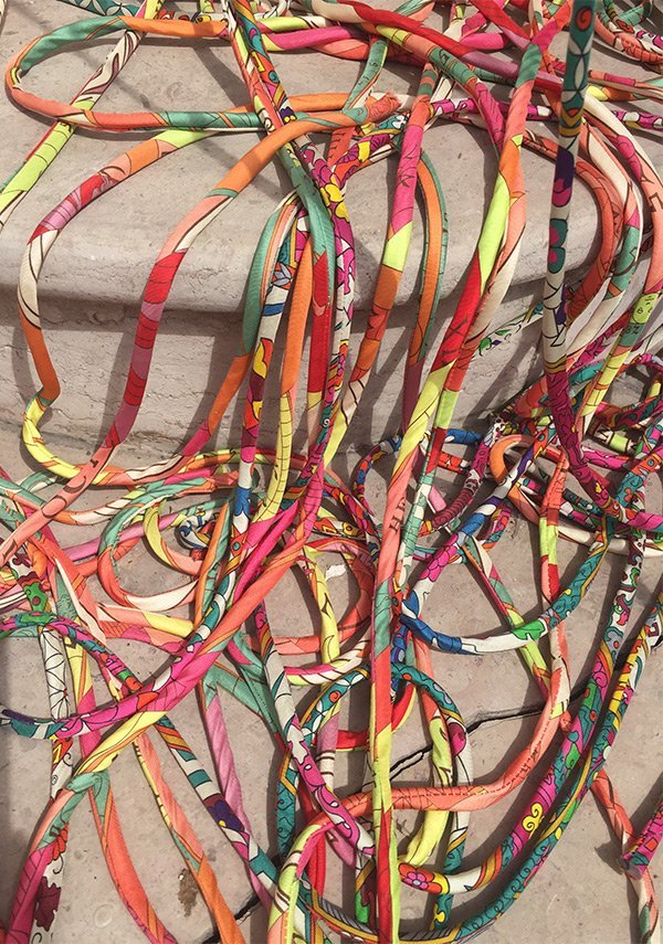 Presse-Launch Twilly d'Hermès in Paris: Twilly Spaghetti als Dekoration (Image by Hey Pretty)