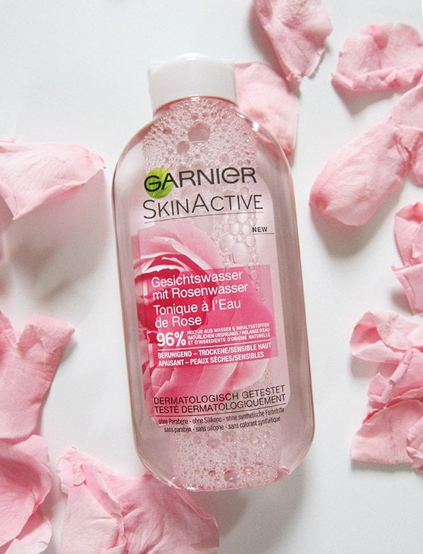 96% natürlich: Garnier SkinActive Gesichtswasser mit Rosenwasser (Image by Hey Pretty)