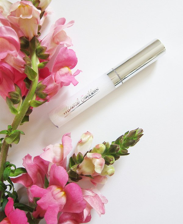 Kylie's Professional Mineral Goddess Make-up Review and Swatches by Hey Pretty Kylie's Professional Mineral Goddess Make-up Review and Swatches by Hey Pretty