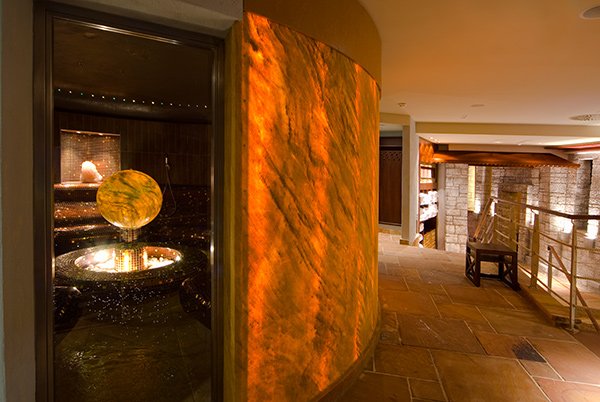 Versunkener Tempel: Sauna im Posthotel Achenkirch (Pressefoto)