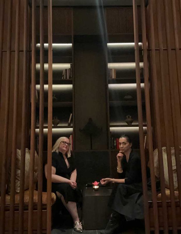 Chedi Hotel Lobby AfterDinner Selfie