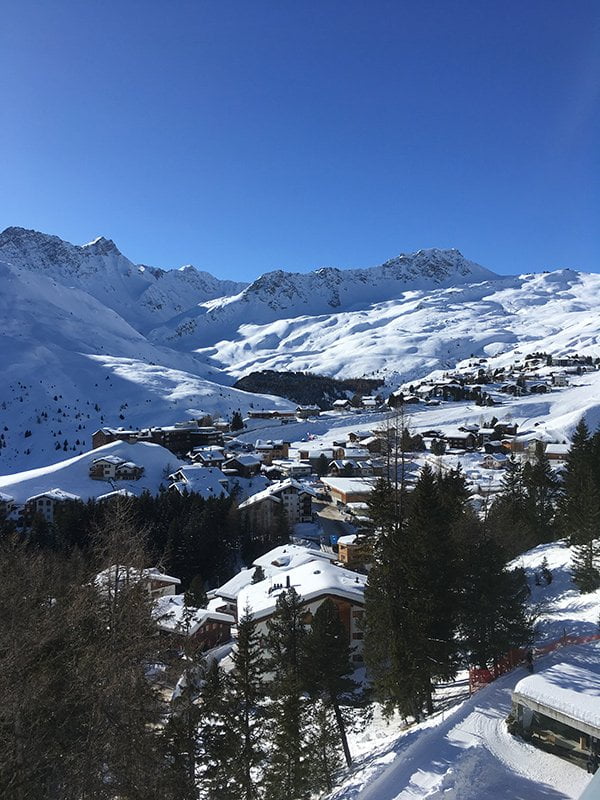 Spa Review: Tschuggen Grand Hotel und Valsana Hotel Arosa 1 Spa Review Tschuggen Grand Hotel: Aussicht von der Suite (Image by Hey Pretty)