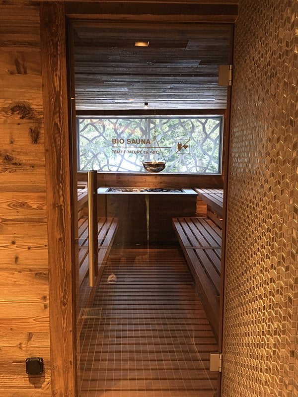 Spa Review: Tschuggen Grand Hotel und Valsana Hotel Arosa 34 Sauna im Spa des Valsana Hotel Arosa (Image and Review by Hey Pretty)