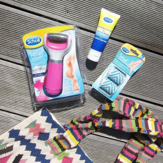 Frühlingsfüsse mit dem Scholl Velvet Smooth Express Pedi 5 Scholl Velvet Smooth Express Pedi: Review und Verlosung auf Hey Pretty Beauty Blog (Sponsored Content)