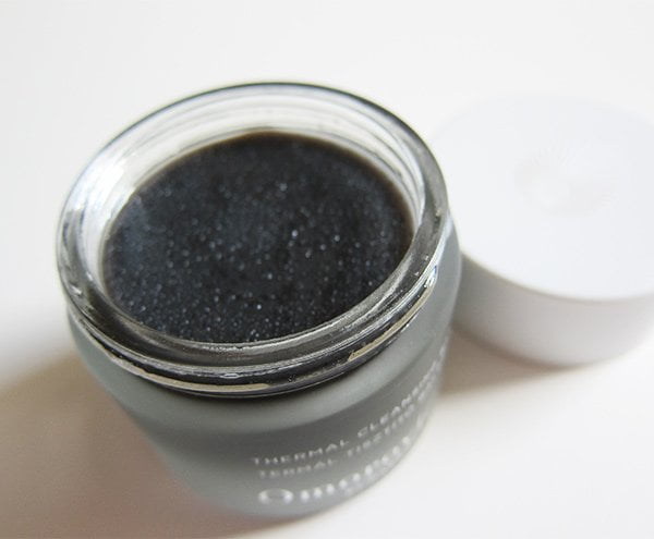 Closeup Omorovicza Thermal Cleansing Balm: Review und Brand Love auf Hey Pretty Beauty Blog