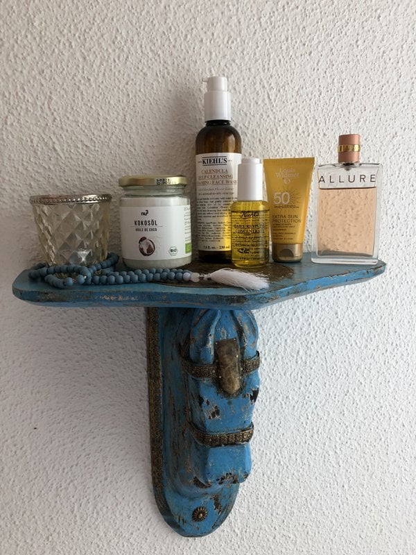 Show me your Badezimmerschränkli by Hey Pretty Beauty Blog Liliane Meier Littleyoga Kiehls Coconut Oil Chanel Louis Widmer Show me your Badezimmerschränkli by Hey Pretty Beauty Blog Liliane Meier Littleyoga Kiehls Coconut Oil Chanel Louis Widmer