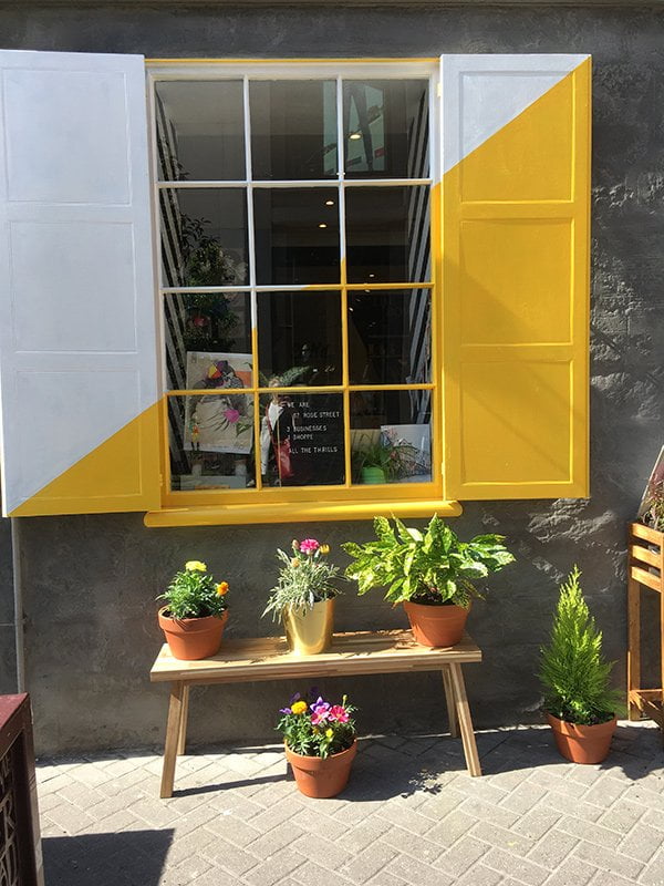 Shop an der Rose Street in Edinburgh (Hey Pretty)