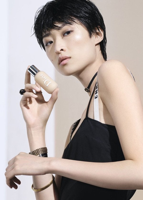 Komm' mit auf Entdeckungstour mit Dior Backstage 5 Dior Backstage Face & Body Foundation (Model Visual), Image Copyright: Dior