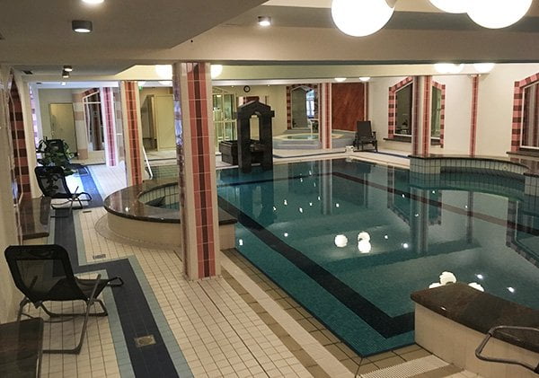 Vitalhotel Sonneck, Innenpool (Hey Pretty Spa Review)