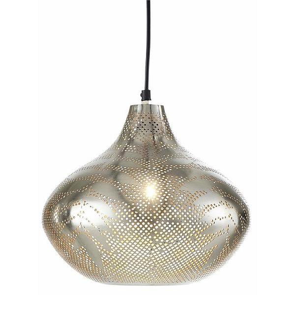 Interior Flash aus Ibiza: So e bitz Natur-Boho 10 Pendelleuchte mit Perforationen aus Metall von Jelmolishop (Ibiza-Boho-Style auf Hey Pretty)