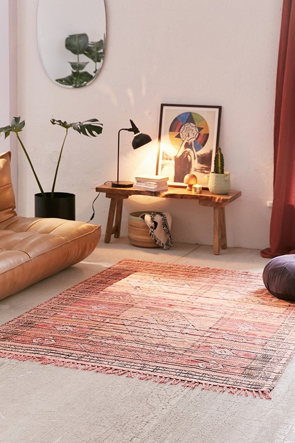 Interior Flash aus Ibiza: So e bitz Natur-Boho 7 Teppich Mari von Urban Outfitters (Ibiza Boho Style Flash auf Hey Pretty)