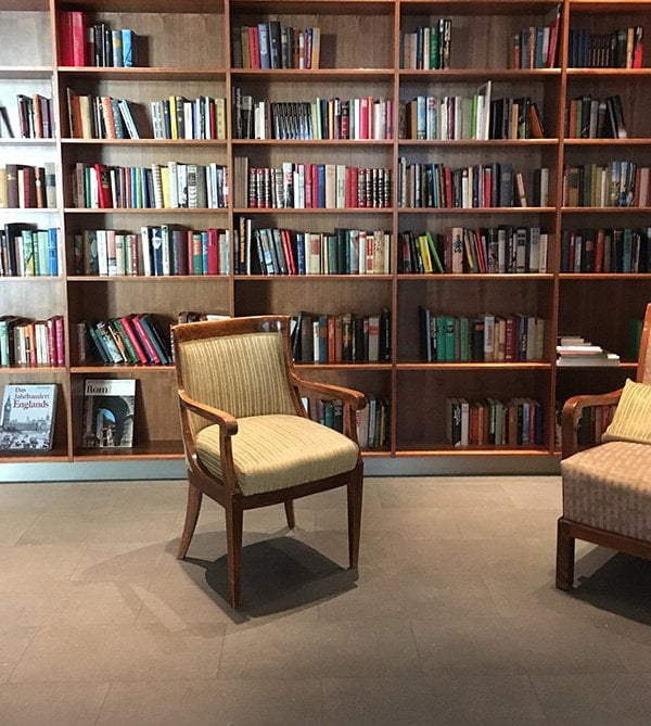 LaPura 04 Hotel Bibliothek