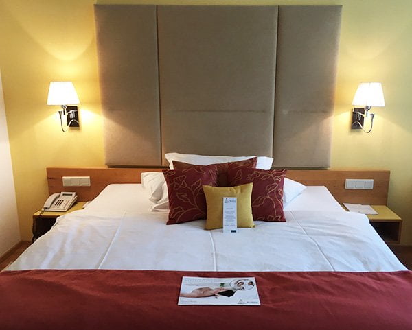 LaPura 08 Zimmer Bett