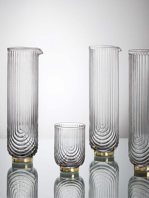 Interior Flash: Samt und Plüsch und Winter-Glam 2 Winter Glamour auf Hey Pretty: Zara Home Gläser mit Metallboden und passender Krug