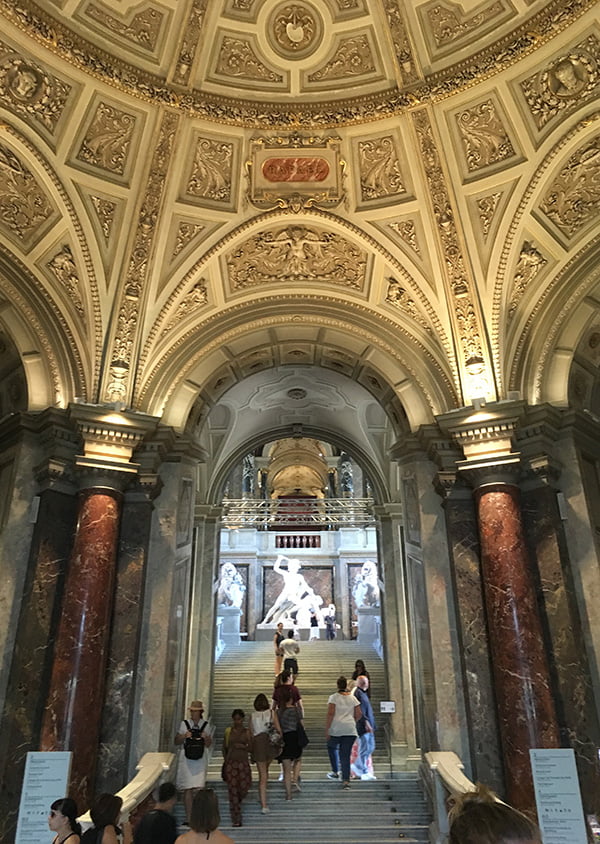 Solo in Wien: Kunsthistorisches Museum, Eingangshalle (Hey Pretty Travels)