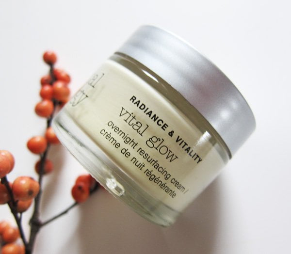 Elemental Herbology Radiance & Vitality Overnight Resurfacing Cream (Erfahrungsbericht auf Hey Pretty Beauty Blog, erhältlich bei Biobeautyboutique Schweiz)
