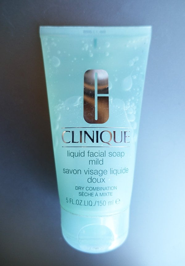 Clinique Liquid Mild Facial Soap: Holy Grail Produkt von Jenny Ivarsson (Hey Pretty Beauty Blog)