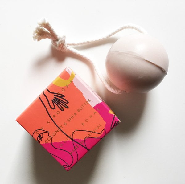 Superhübsche Beauty-Trouvaillen aus London: Oliver Bonas Coconut & Shea Butter Soap on a Roap (Hey Pretty Beauty Blog Review)