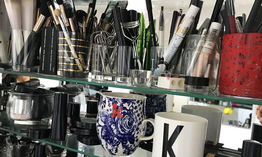 Show Me Your Badezimmerschränkli mit Katrin Roth von Sonrisa.ch – Echte Beauty-Routinen von echten Frauen (Hey Pretty Beauty Blog)