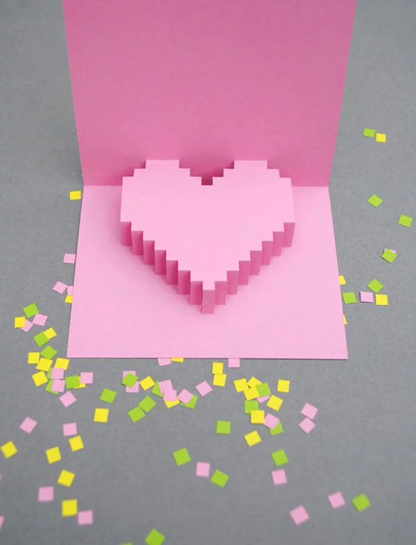 Pixel Heart Valentine Card von Mini Eco (Hey Pretty Roundup: Die schönsten DIY-Ideen für Valentinstag auf Pinterest)