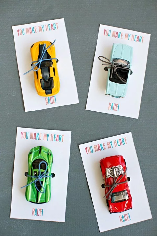 Valentinstag: Best of Pinterest auf Hey Pretty: You Make My Heart Race Valentine Card (Image credit: Hello Wonderful)