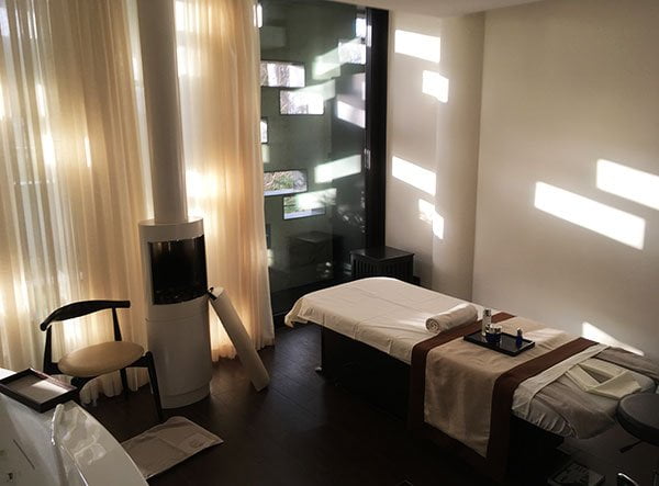 Spa Review: The Dolder Grand Zürich 11 Caviar Massage by La Prairie: Spa Review The Dolder Grand Zürich auf Hey Pretty