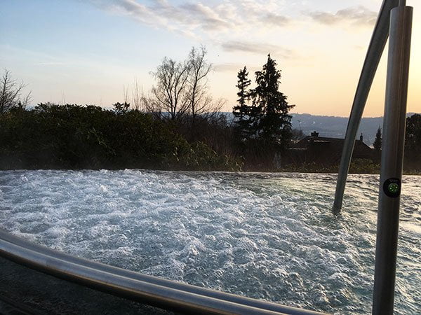 Spa Review: The Dolder Grand Zürich 16 Outdoor Whirlpool im Spa von The Dolder Grand (Hey Pretty Review)