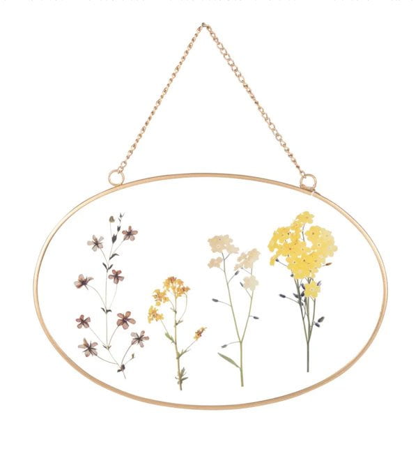 Blumenbild im Goldrahmen von Maisons du Monde (Hey Pretty Beauty Blog: Nordic Style on a Budget)