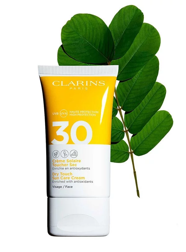 Reef Safe Sonnenschutzprodukte auf Hey Pretty: Clarins Dry Touch Sun Care Cream SPF 30 Face 