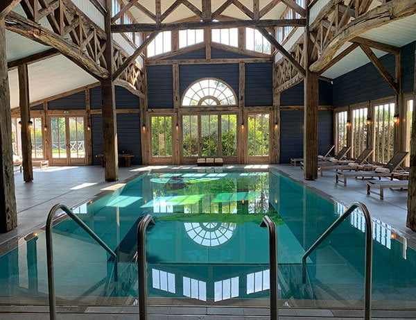 Indoor Pool in Les Sources de Caudalie, Bordeaux (Frankreich) – Spa Review auf Hey Pretty Beauty Blog