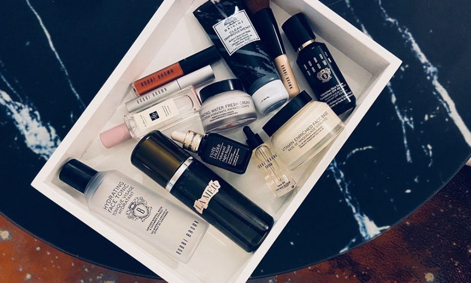 Show Me Your Badezimmerschränkli: Nathalie Show Me Your Badezimmerschränkli, Nathalie! Hey Pretty Beauty Blog Top Shelf-Serie mit echten Frauen und echten Hautpflege-Lieblingen