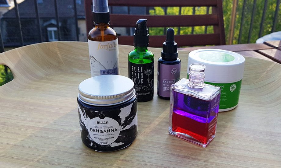 Show Me Your Badezimmerschränkli: Mo von veel-good.ch (Hey Pretty Beauty Blog Top Shelf Serie) VEGAN BEAUTY