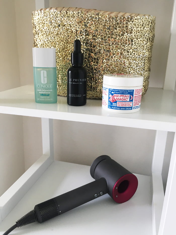 Hey Pretty Show Me Your Badezimmerschränkli Luise Pomykaj Holy Grail Clinique Le Prunier Egyptian Magic Dyson Supersonic