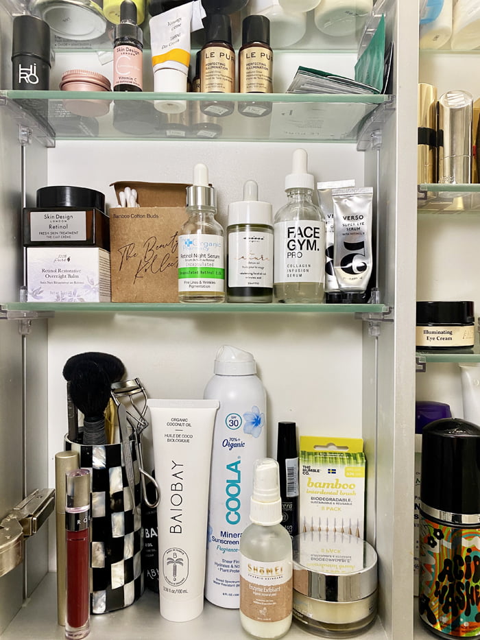 Hey Pretty Show Me Your Badezimmerschränkli Sophia Singh The Beauty Kollective