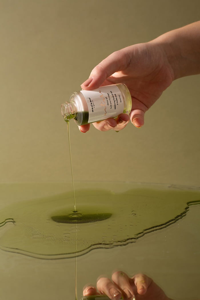 Hey Pretty Show Me Your Badezimmerschränkli Sophia Singh The Beauty Kollective Nini Organics Detox Face Oil