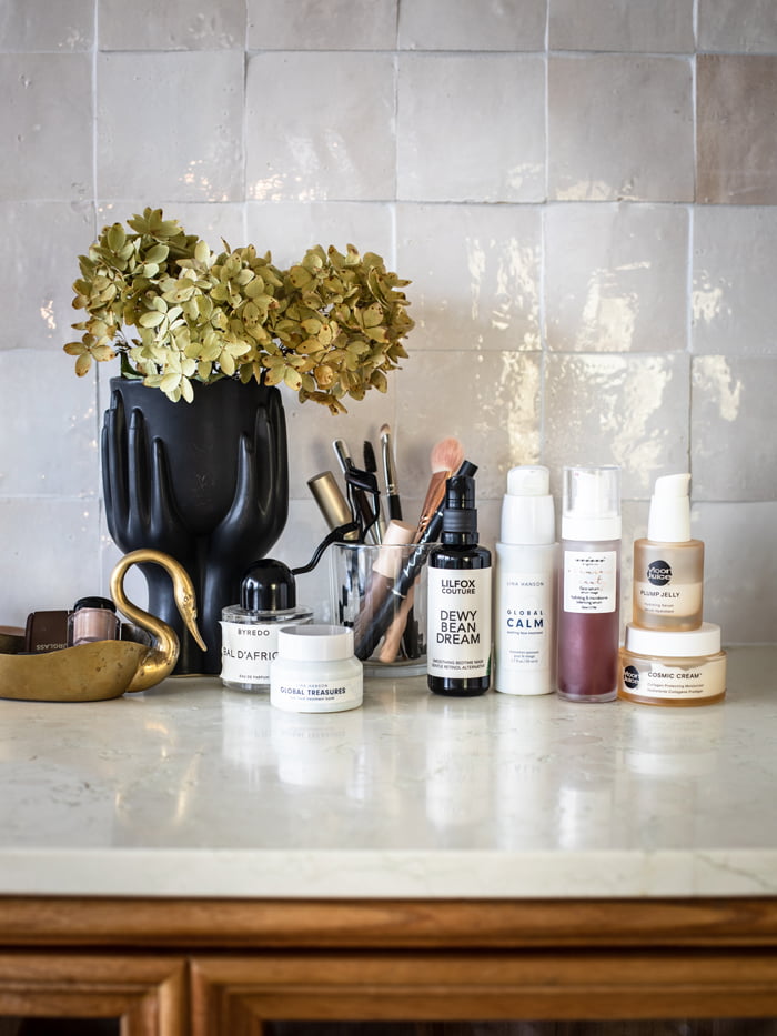 Hey Pretty Show Me Your Badezimmerschränkli Franziska Freiermuth Byredo Lina Hanson Lilfox Nini Organics Moon Juice