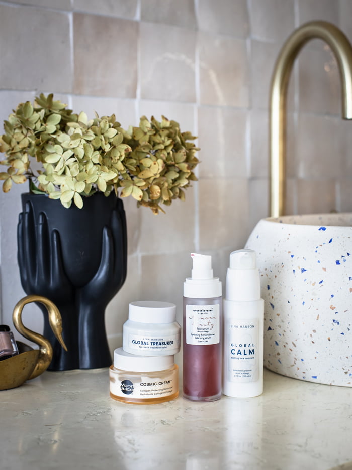 Hey Pretty Show Me Your Badezimmerschränkli Franziska Freiermuth Lina Hanson Global Treasures Moon Juice Cosmic Cream Nini Organics Crimson Beauty Global Calm