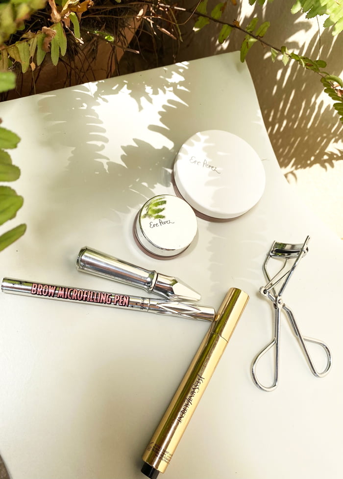 Hey Pretty Beatuy Blog Show Me Your Badezimmerschränkli Kathrin Eckhardt Studio Design Ghana Make-up Ere Perez Yves Saint Laurent Benefit