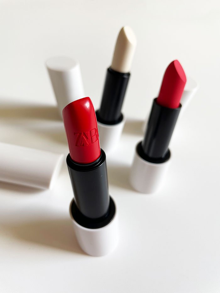 ZaraBeauty Lipsticks Group Stehend